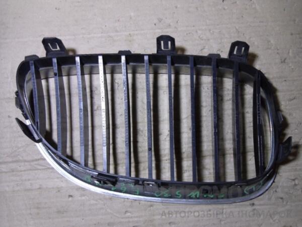 Решітка радіатора ліва хром BMW 5 (E60/E61) 2003-2010 51137027061 40904 - 2