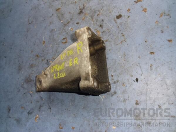 Кронштейн двигуна правий Mercedes Sprinter 2.2cdi (901/905) 1995-2006 A6112230304 41474 - 2