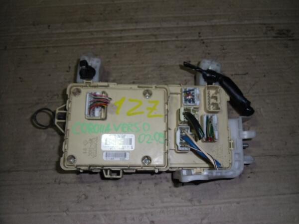 Блок запобіжників Toyota Corolla Verso 2004-2009 892210F010 41656 - 2