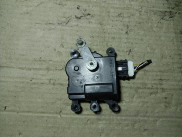 Моторчик заслінки обігрівача Mazda 6 2002-2007 0901G 41863 - 2