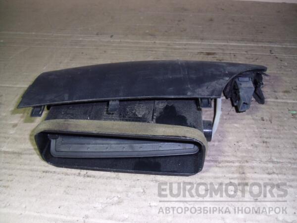 Дефлектор повітряний центральний правий Toyota Verso 2009-2018 556700F030 42030 - 2