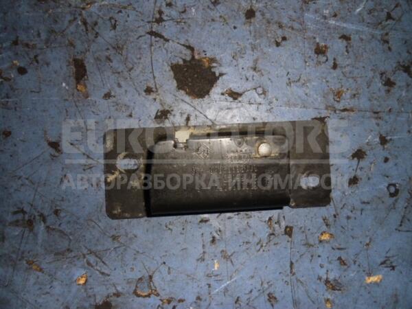 Петля замка дверей Opel Vivaro 2001-2014 8200006252 43780  euromotors.com.ua