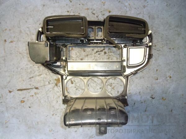 Накладка центральной консоли Hyundai Matrix 2001-2010 8474117100 49299 - 2