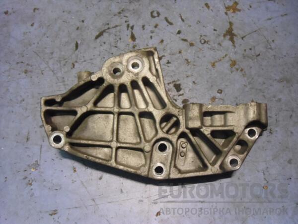 Кронштейн двигуна правий Renault Trafic 2.0dCi 2001-2014 8201011432 49896 - 2