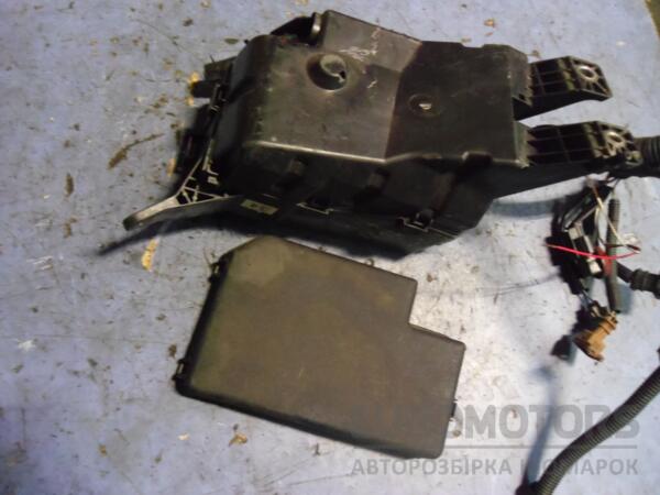 Блок предохранителей Toyota Rav 4 2.0 16V 2006-2013 52807 - 2