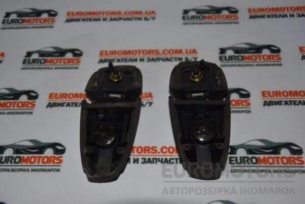 Петля стекла крышки багажника левая Kia Sorento 2002-2009 871503E000. 55410 - 2