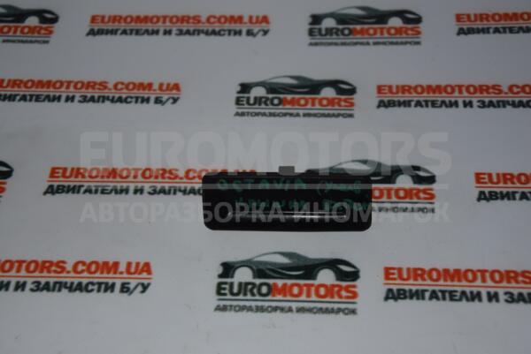 Кнопка відкривання багажника універсал Skoda Octavia (A5) 2004-2013 1Z0827574B 55420  euromotors.com.ua