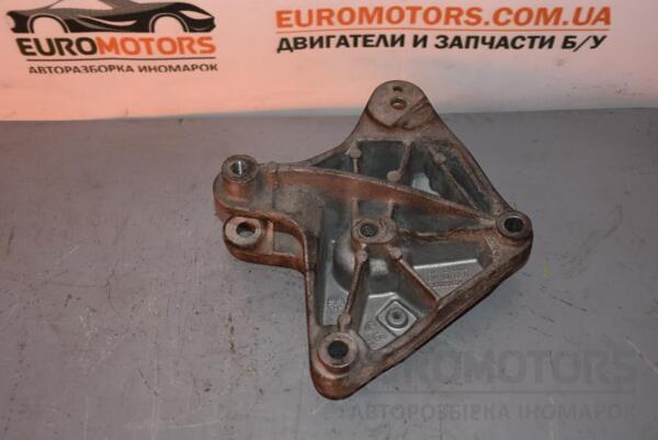 Кронштейн двигателя правый Renault Trafic 2.5dCi 2001-2014 8200426803 57706 - 2