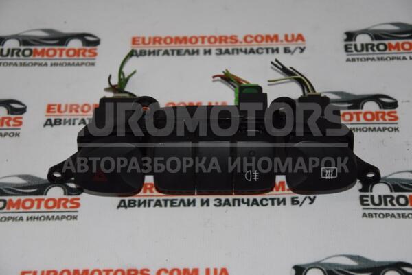 Кнопка обогрева заднего стекла Hyundai H1 1997-2007 937104A000 58490-02 euromotors.com.ua