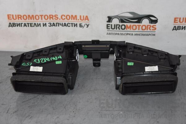 Дефлектор повітряний центральний Nissan Navara 2015 687514KJ2A 62108 - 2