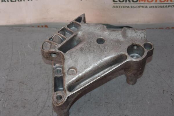 Кронштейн двигателя передний VW Golf 1.6tdi, 2.0tdi (VII) 2012-2020 04L199207 62860 - 2