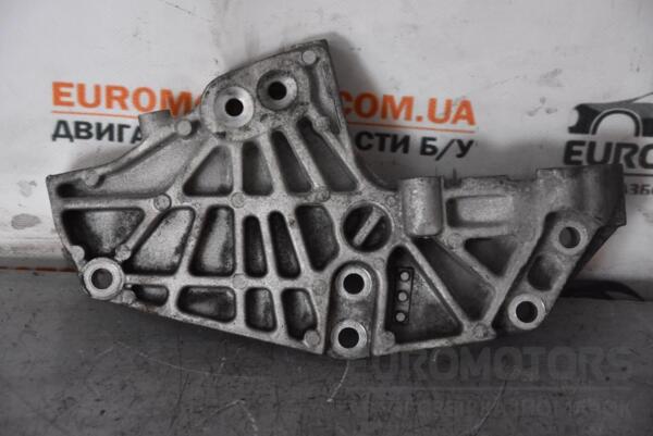 Кронштейн двигуна правий Renault Trafic 2.0dCi 2001-2014 8200741758 65170 - 2