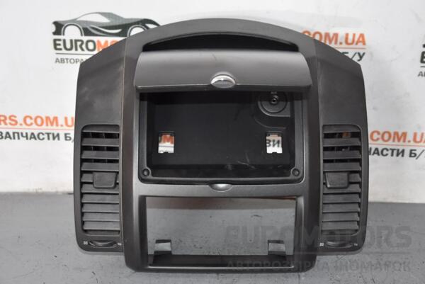Консоль центральная в торпедо Nissan Note (E11) 2005-2013 682609U06B 67795 - 2