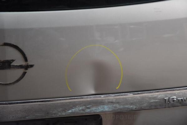Кришка багажника в зборі зі склом универс Opel Astra (H) 2004-2010 68160 - 2