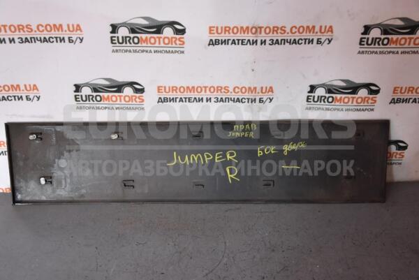 Молдинг боковой части кузова правый Citroen Jumper 2006-2014 1305774070 68183  euromotors.com.ua