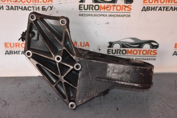 Кронштейн промвала (держатель полуось правая) Mercedes Vito 2.2cdi (W638) 1996-2003 A6112220009 73502 - 2