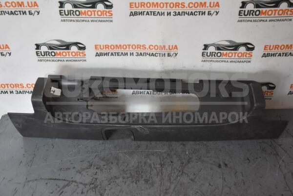 Пластик под фонарь правый 06- (распашонка) Opel Vivaro 2001-2014 265A60118R 75920  euromotors.com.ua