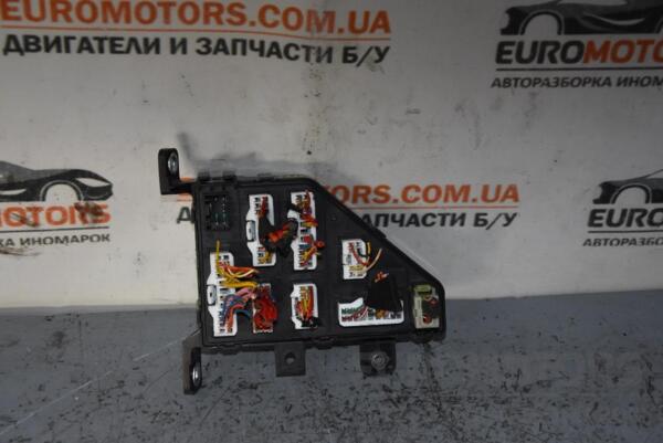 Блок предохранителей сервис Hyundai Tucson 2004-2009 9111020 76076 - 2