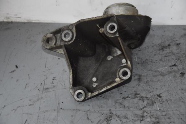 Кронштейн МКПП правий Audi A6 2.5tdi (C5) 1997-2004 0399114AH 79880 - 2