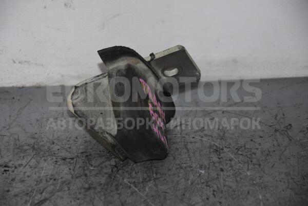 Отбойник боковой правой сдвижной двери нижний Renault Trafic 2001-2014 7700312382 80582 euromotors.com.ua
