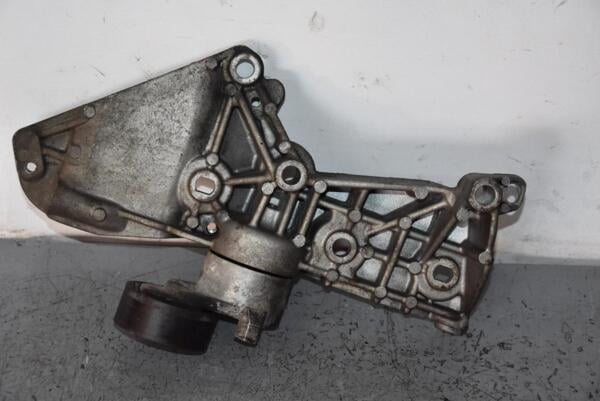 Кронштейн кріплення генератора Renault Kangoo 1.5dCi 1998-2008 8200365097 81886 - 2