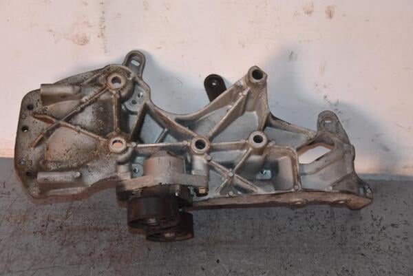 Кронштейн компресора кондиціонера Renault Scenic 1.6 16V (I) 1996-2003 8200178985 82005 - 2