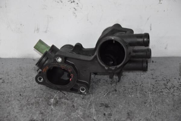 Корпус термостата VW Golf 1.6 16V (IV) 1997-2003 82421 - 2