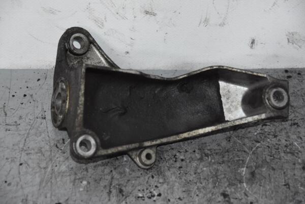 Кронштейн АКПП правий Audi A6 2.5tdi (C5) 1997-2004 8D0399114AJ 82525 - 2