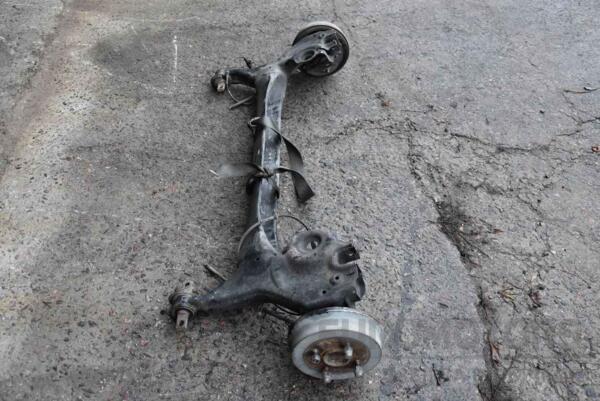 Балка задня в зборі під барабани з ABS Mitsubishi Colt (Z3) 2004-2012 4120A042 82628 - 4