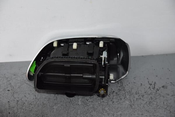 Дефлектор воздушный левый в торпедо Porsche Cayenne 2010 7P5819704B 82832 - 2