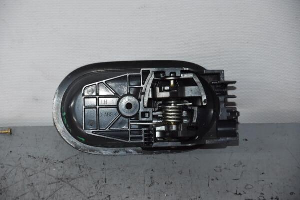 Ручка двери внутренняя передняя левая Mitsubishi Colt (Z3) 2004-2012 82811 - 2