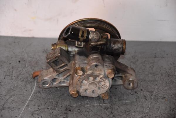 Насос гидроусилителя руля ( ГУР ) Honda CR-V 2.0 16V 1995-2002 83240 - 2