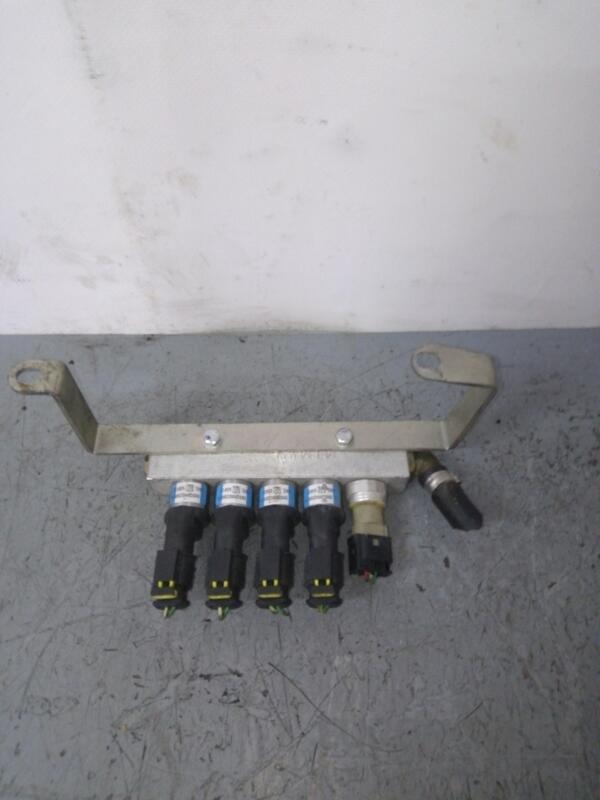 Форсунка газовая c рейкой Hyundai i10 1.1 12V 2007-2013 67R010185 83733 - 2