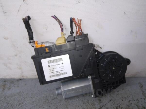 Моторчик склопідіймача передній лівий VW Touareg 2.5tdi 2002-2010 7L0959701G 83878 - 2