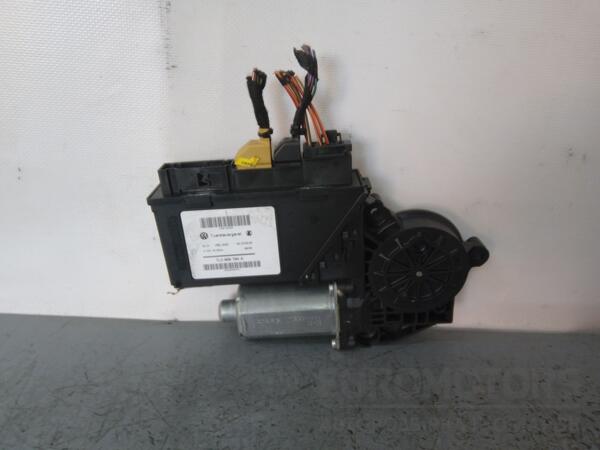 Моторчик стеклоподъемника задний правый VW Touareg 2002-2010 7L0959704 83903 - 2