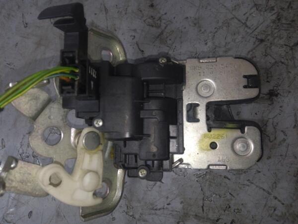 Замок крышки багажника электр 4 пина Audi A1 2010 8K9827505A 84086 - 2