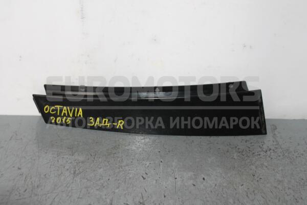Накладка двери задней правой Skoda Octavia (A7) 2013 5E9839904 84516  euromotors.com.ua