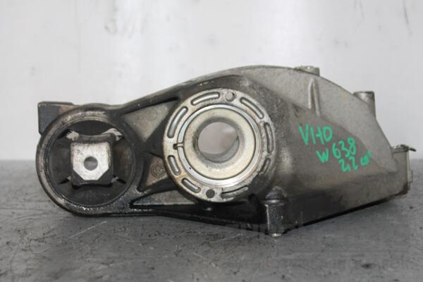 Кронштейн промвала (держатель полуось правая) Mercedes Vito 2.2cdi (W638) 1996-2003 A6112220009 85040 - 2