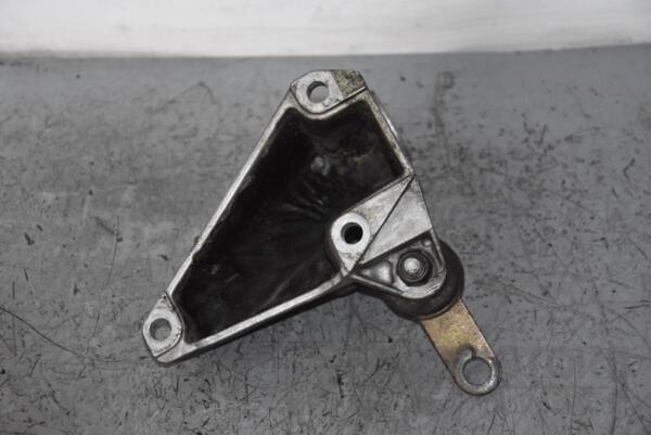 Кронштейн АКПП лівий Audi A6 2.7T bi-turbo (C5) 1997-2004 8D0399113AH 86162 - 2