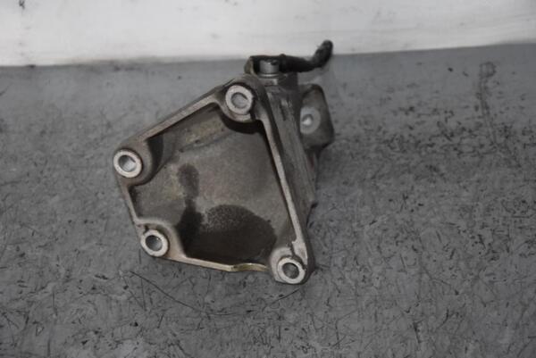Кронштейн двигуна правий Audi A6 2.7T bi-turbo (C5) 1997-2004 8d0199308P 86164 - 2