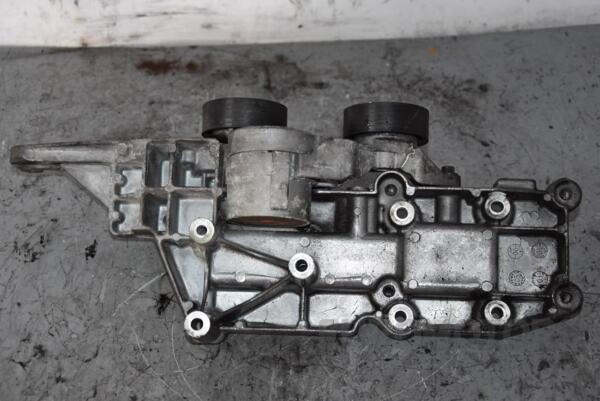 Кронштейн генератора Volvo V70 2.4td D5 2001-2006 30757068 87101 - 2