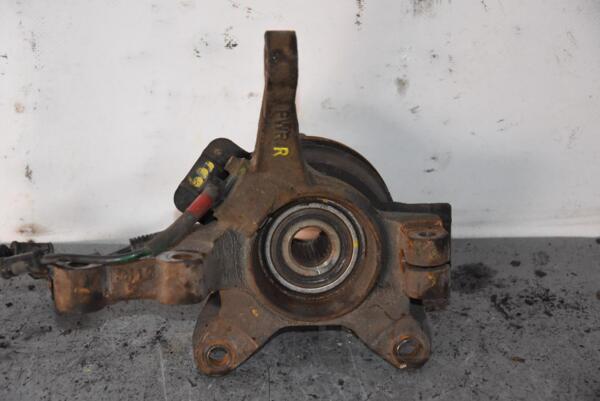 Поворотний кулак правий з ABS в зборі ступиця Hyundai i10 2007-2013 87423 - 2