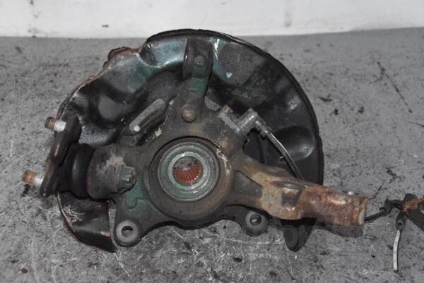 Поворотный кулак левый с ABS в сборе ступица Toyota Corolla (E12) 2001-2006 87748 - 2