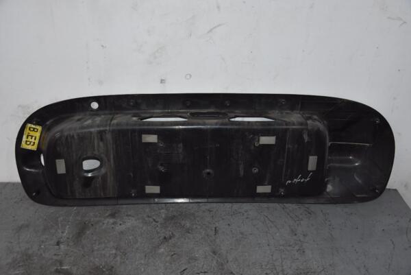 Накладка крышки багажника Hyundai Santa FE 2000-2006 8737026010 89940 - 2