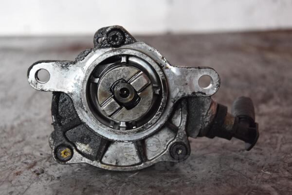 Вакуумний насос Renault Master 2.2dCi , 2.5dCi 1998-2010 8200102535 90478 - 2