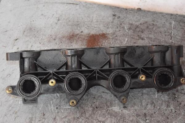 Коллектор впускной низ пластик Renault Master 2.2dCi , 2.5dCi 1998-2010 8200514907 90500 - 2
