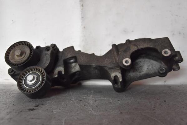 Кронштейн компрессора кондиционера Renault Trafic 2.0dCi 2001-2014 8200527320 90767 - 2