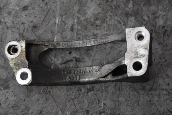 Кронштейн компресора кондиціонера VW Touareg 2.5tdi 2002-2010 070260885A 90870 - 2