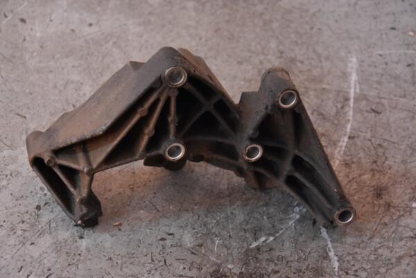 Кронштейн компресора кондиціонера Renault Kangoo 1.9D 1998-2008 7700101707 92377 - 2