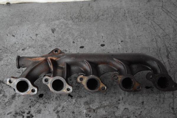 Колектор випускний Volvo V70 2.4td D5 2001-2006 8642826 96920 - 2